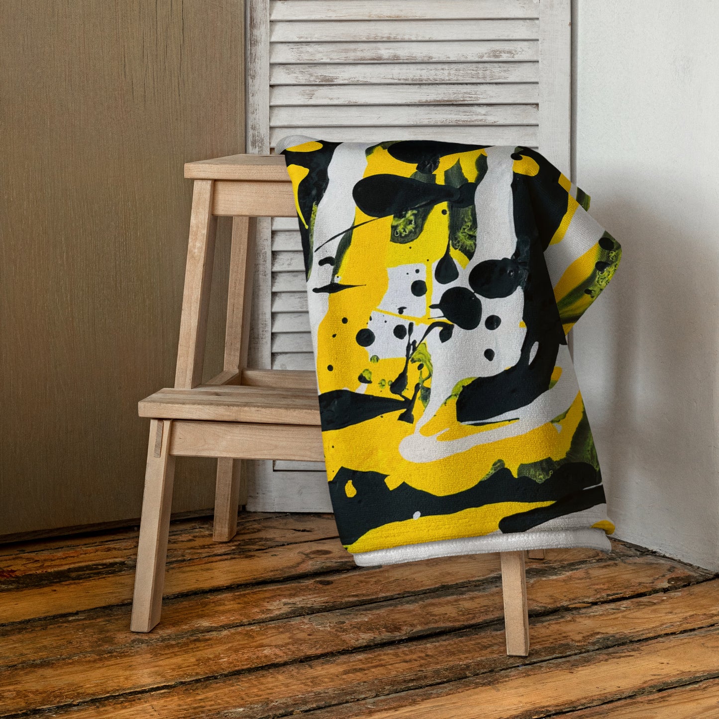 Bumble Bee - Beach Towel